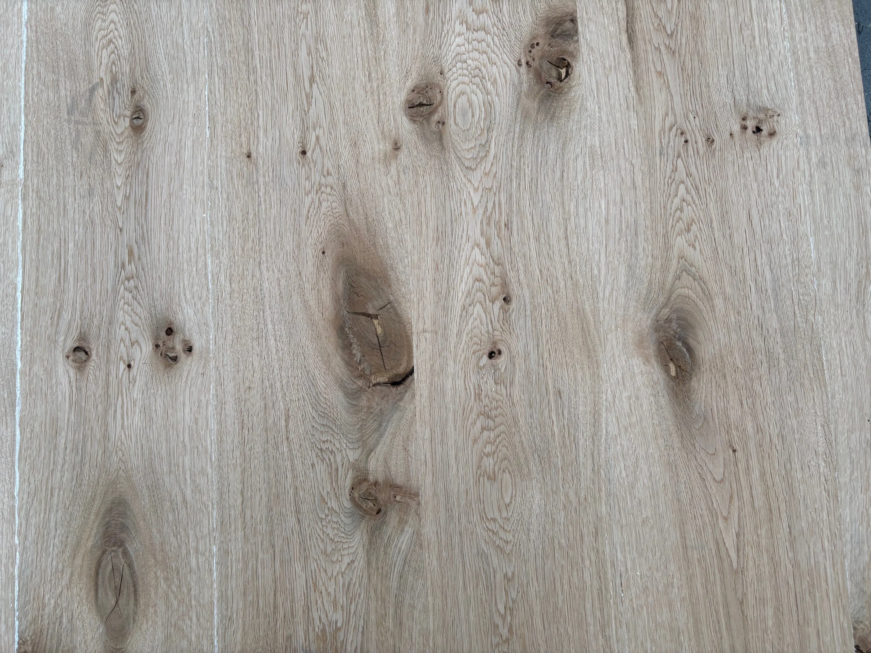 23 mm Eiche ast. MDF furniert