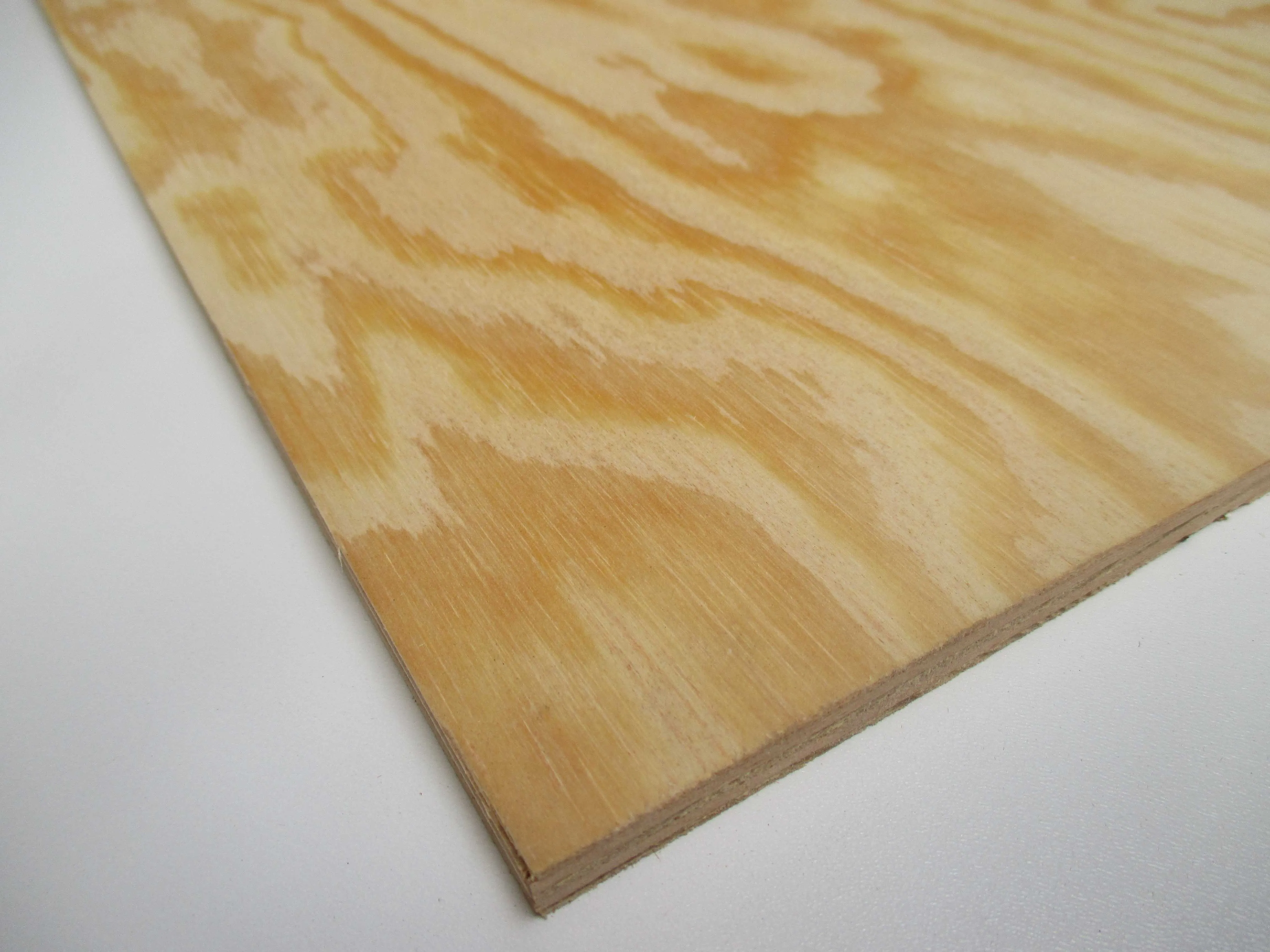 5 mm Kiefer-Sperrholz B/BB