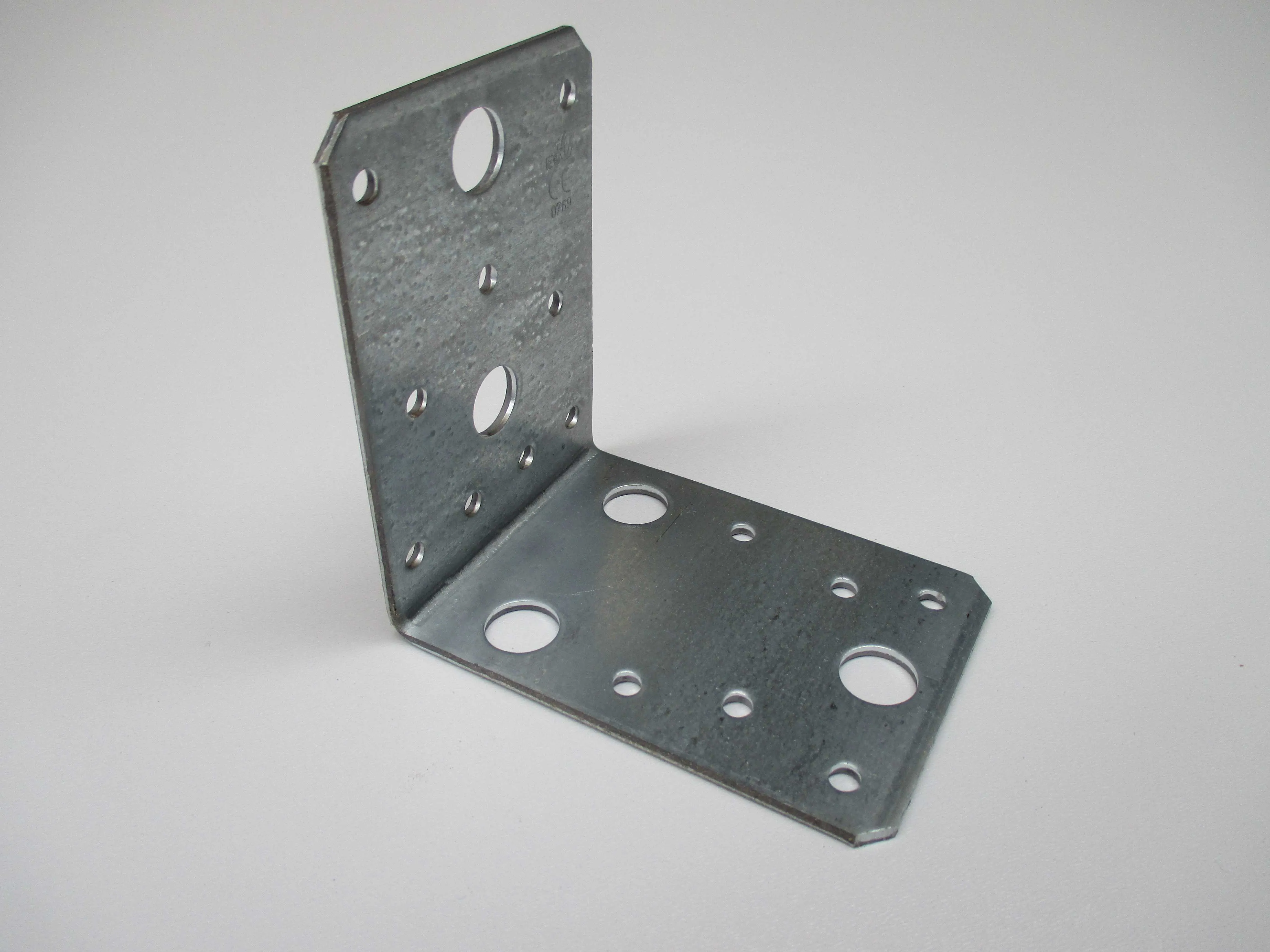 \\FWDC1\shares\Bilder Homepage Artikel\Neuer Shop 2018\Zubehör\Kleineisenteile und Werkzeuge\Winkel ohne Verstärkung.JPG